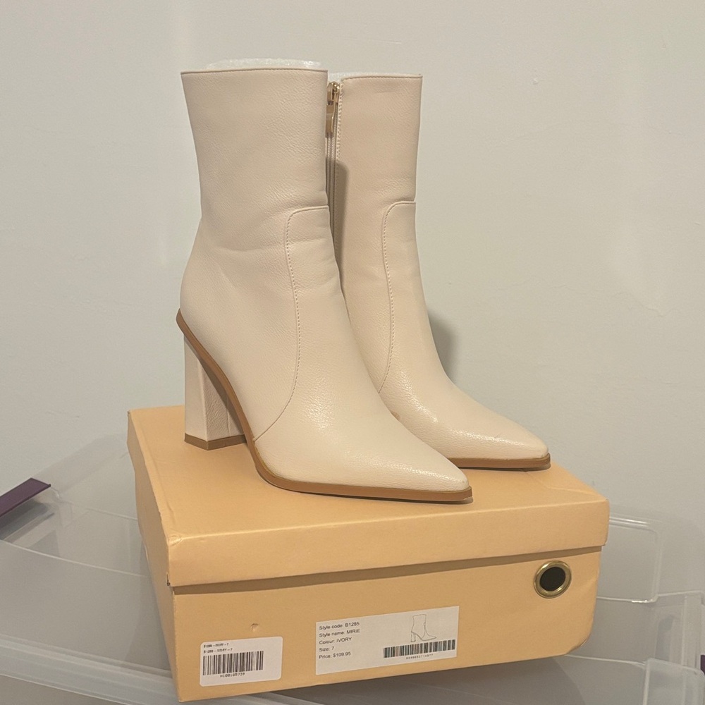 Ivory Billini Mirie Boot - Size 7